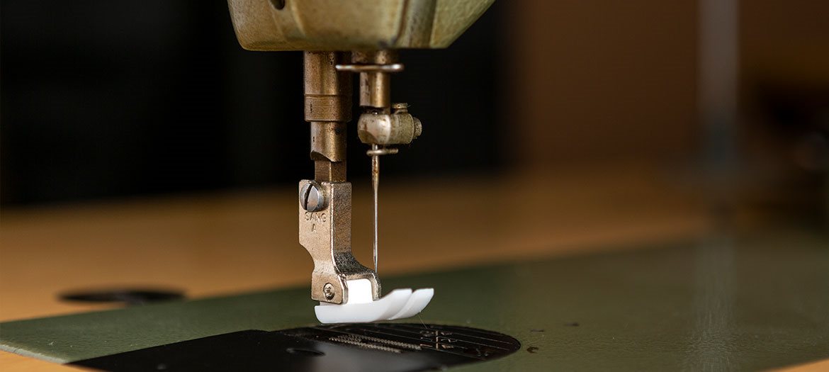 DREAMSTITCH 40322SH High Shank Zipper Presser Foot Split Hinged Fits for Singer, Juki Sewing Machine