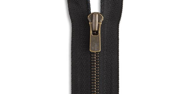 aaaaaand yet another tiny detail to pay attention to #vintage #fashion, ykk zipper
